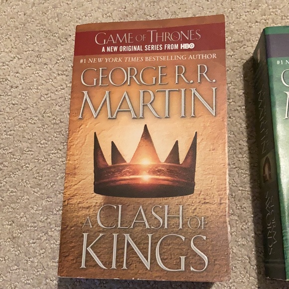Game of thrones - partial series book collection - Picture 2 of 5